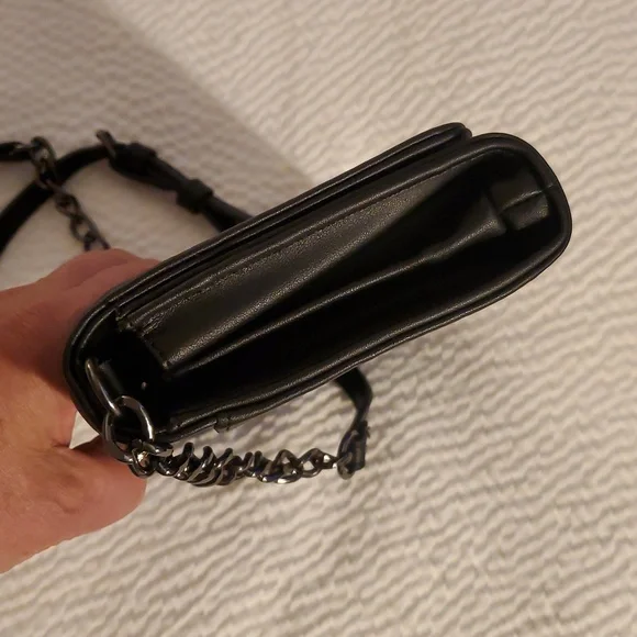 BETSY JOHNSON black Skull Purse Magnetic Clasp Solid Construction!! - Picture 9 of 11